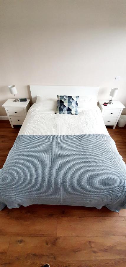 Riverside Marina Apartments Lanesborough Dış mekan fotoğraf